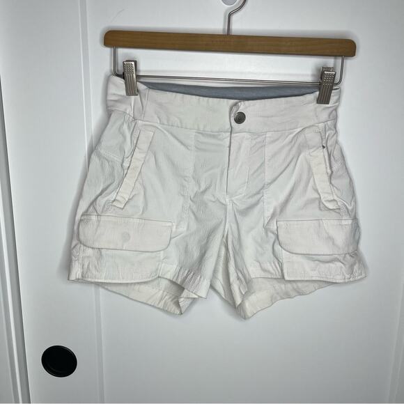 Athleta Trekkie White Textured Cargo Pocket Shorts Size 0 - Picture 2 of 6